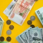 Доллар укрепится до 85 в ноябре: рубль приготовился к девальвации