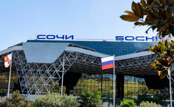 
                    ФАС пригрозила делом аэропортам Сочи, Калининграда и Екатеринбурга
                