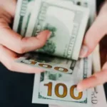 В декабре курсы валют начнут расти: что будет с долларом и евро через две недели?