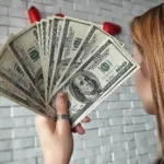 Доллару предрекли рост до 85: укрепление рубля подошло к концу