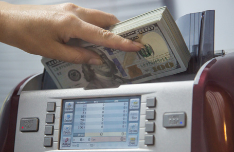 ЦБ снимает ограничения на перевод денег за границу для россиян и граждан дружественных стран